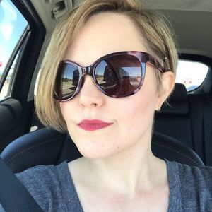 Meet your Posher, Stephanie